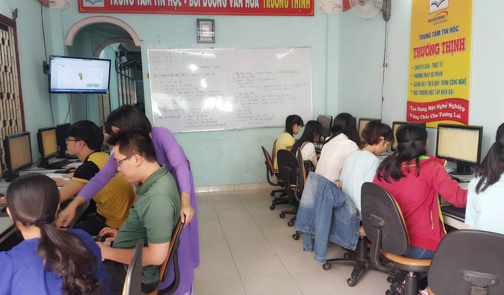 Lớp học tin học văn phòng dành cho giáo viên